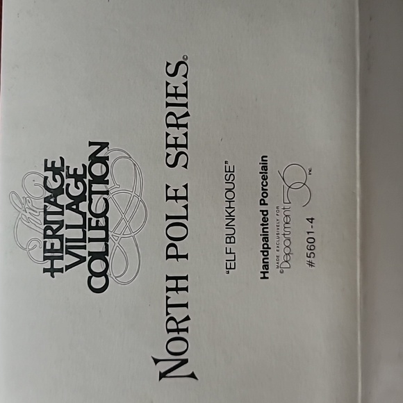 Dept 56  Heritage Village, North Pole Series,  Elves Bunkhouse, 5601-4 - Picture 9 of 14